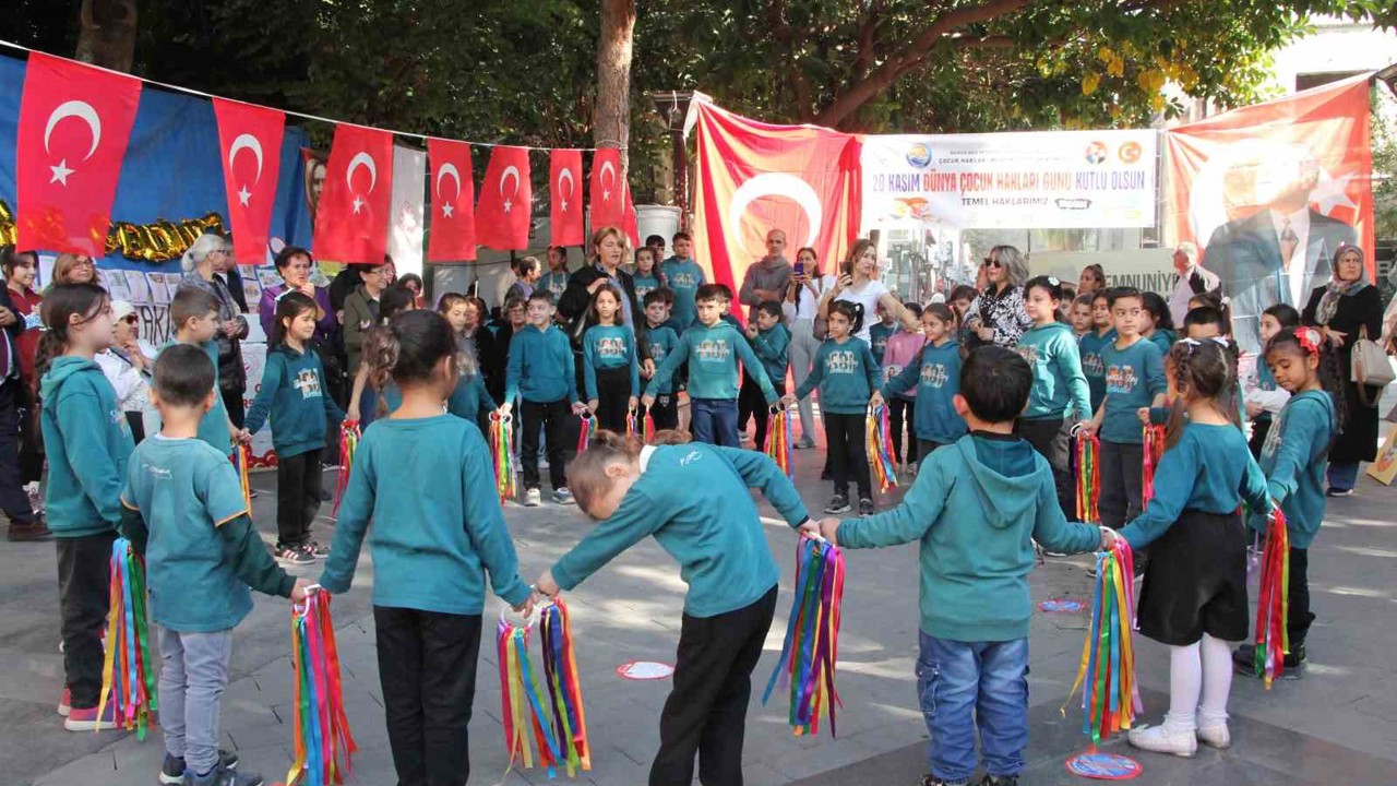 Mersin’de Dünya Çocuk Hakları Günü renkli etkinliklerle kutlandı
