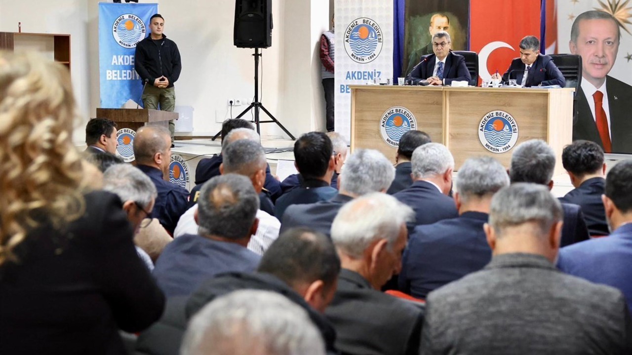 Vali Toros, Akdeniz’de muhtarların taleplerini dinledi
