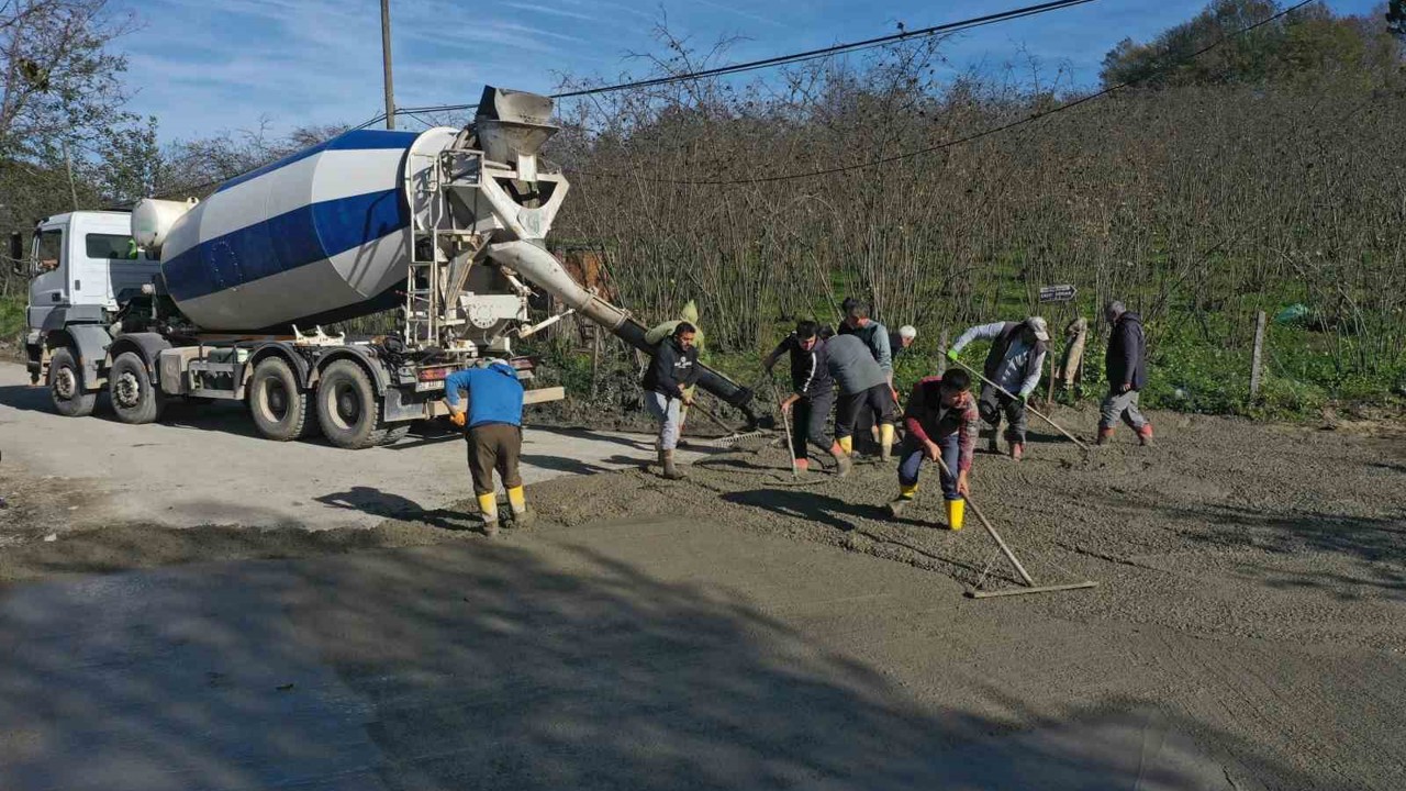 Ordu’da beton yol çalışmaları devam ediyor
