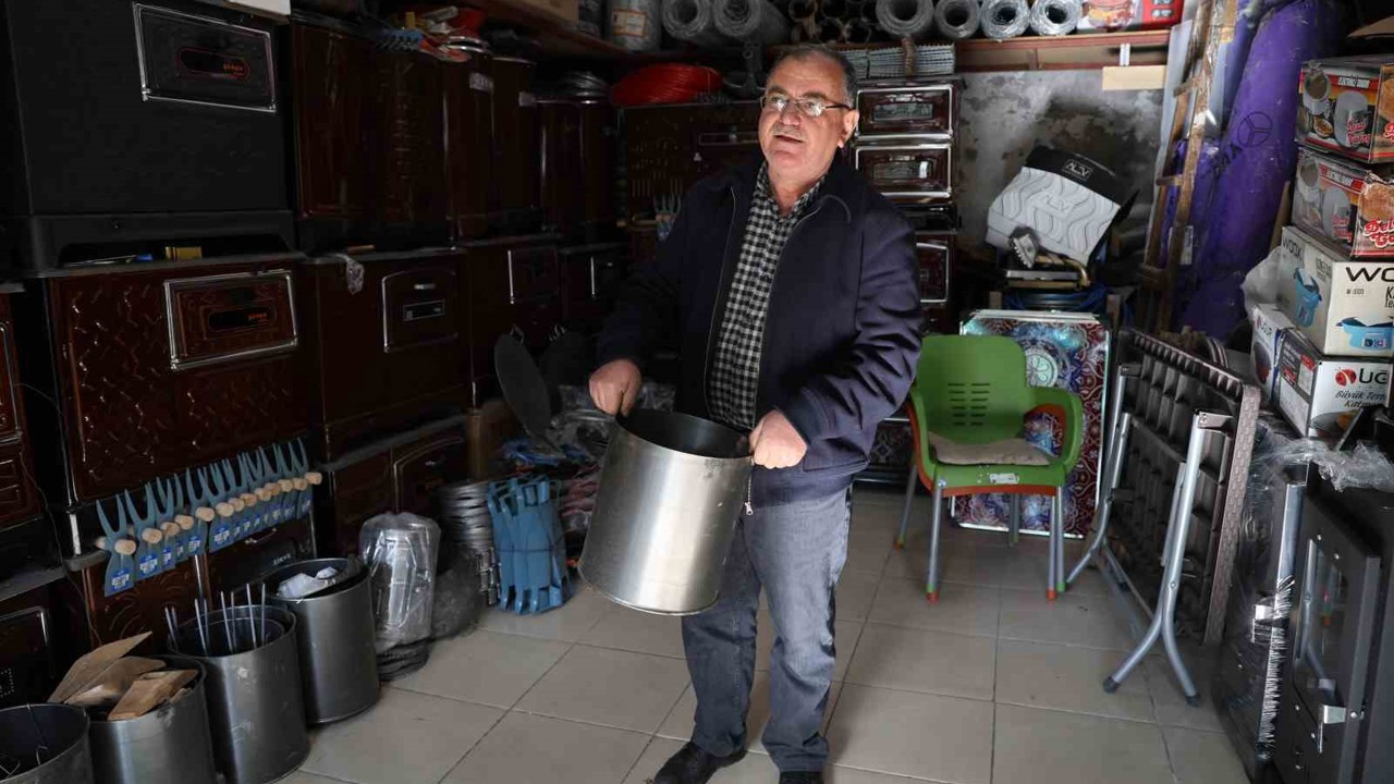 Kırşehir Uzun Çarşı’da soba satışları arttı
