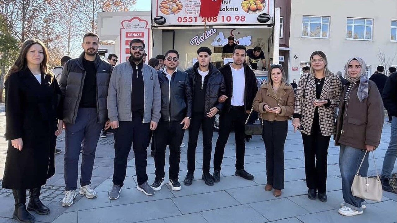 Van’da üniversite öğrencilerinden 20 şehit için anlamlı etkinlik
