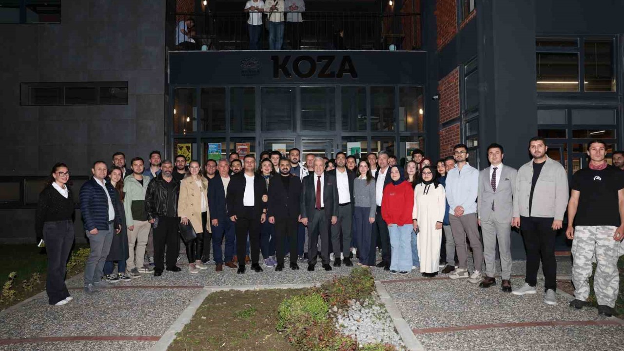 Başkan Şadi Özdemir’den üniversitelilere vize morali
