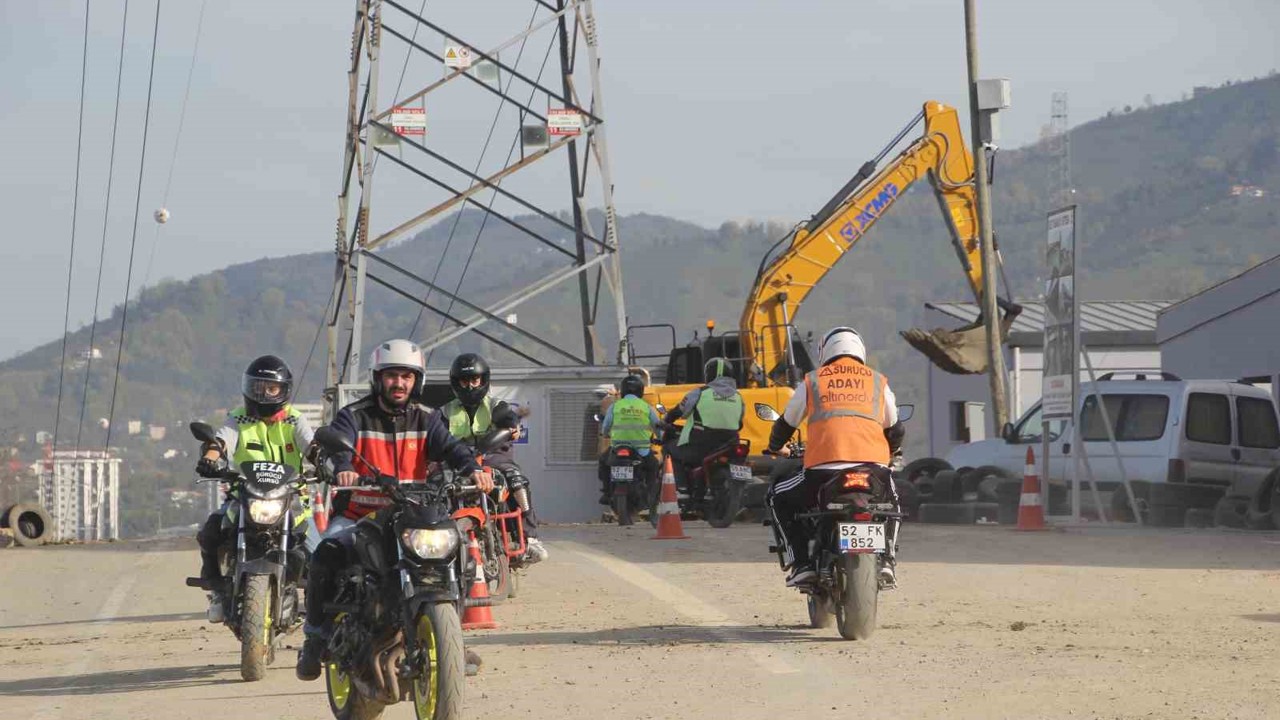 Motosiklet sürücülerinin tehlikeli ‘eğitim pisti’ alanı
