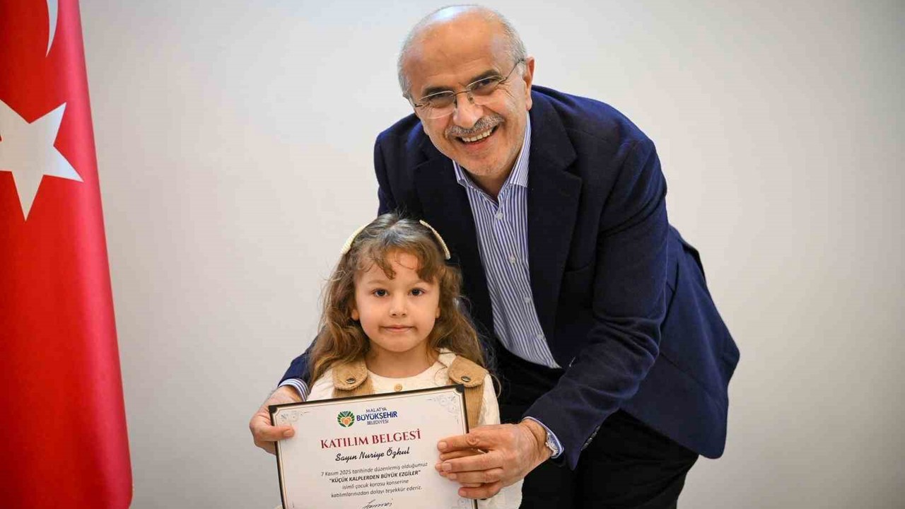 Minik yüreklerden Başkan Er’e anlamlı ziyaret
