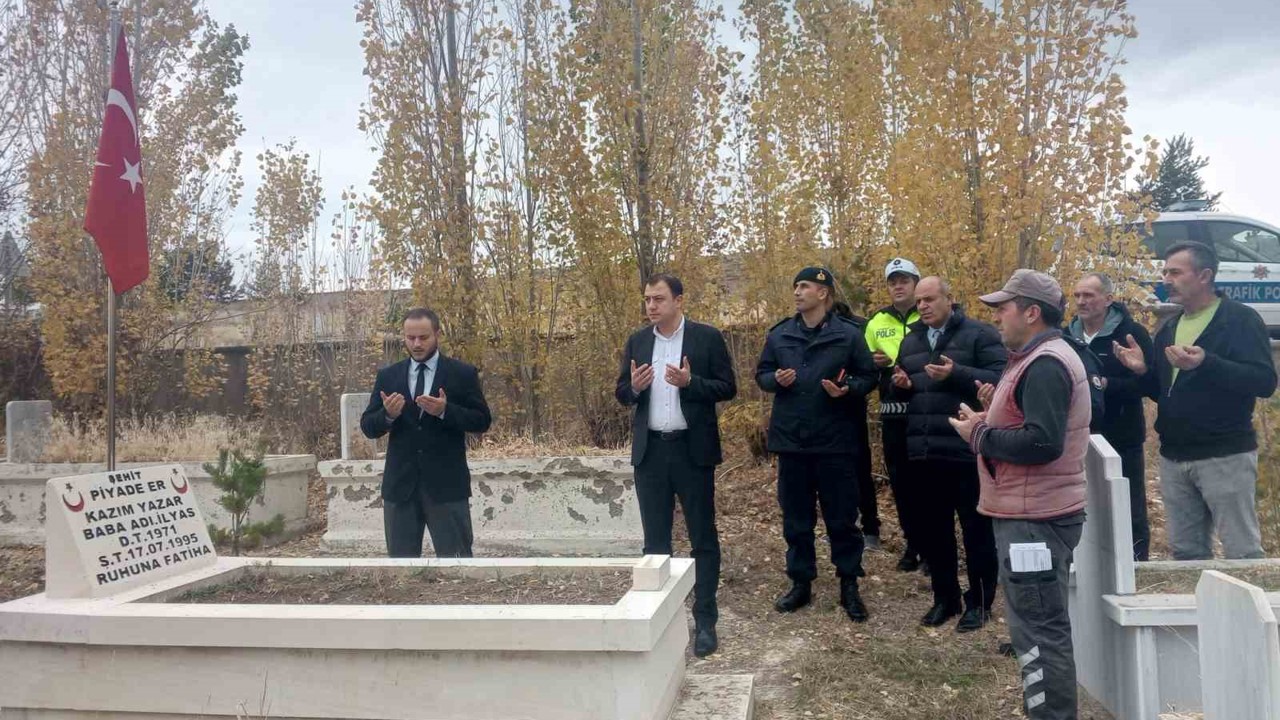 Aydıntepe’de şehitler kabirleri başında dualarla anıldı
