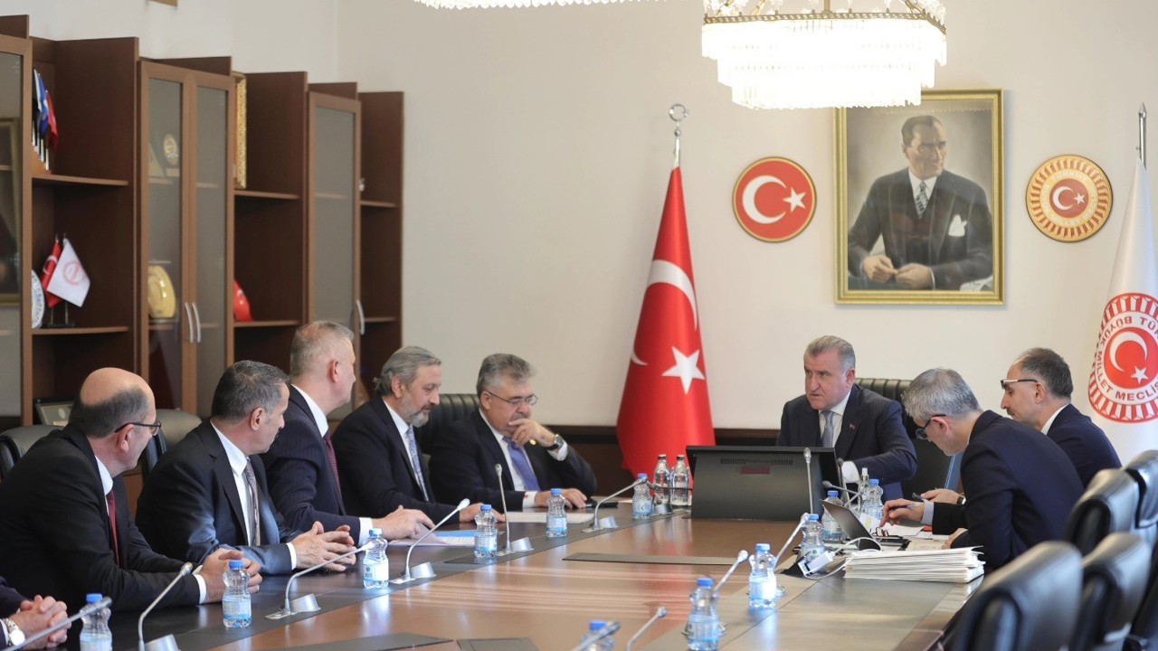 Gölcük’e çok amaçlı kapalı spor salonu müjdesi
