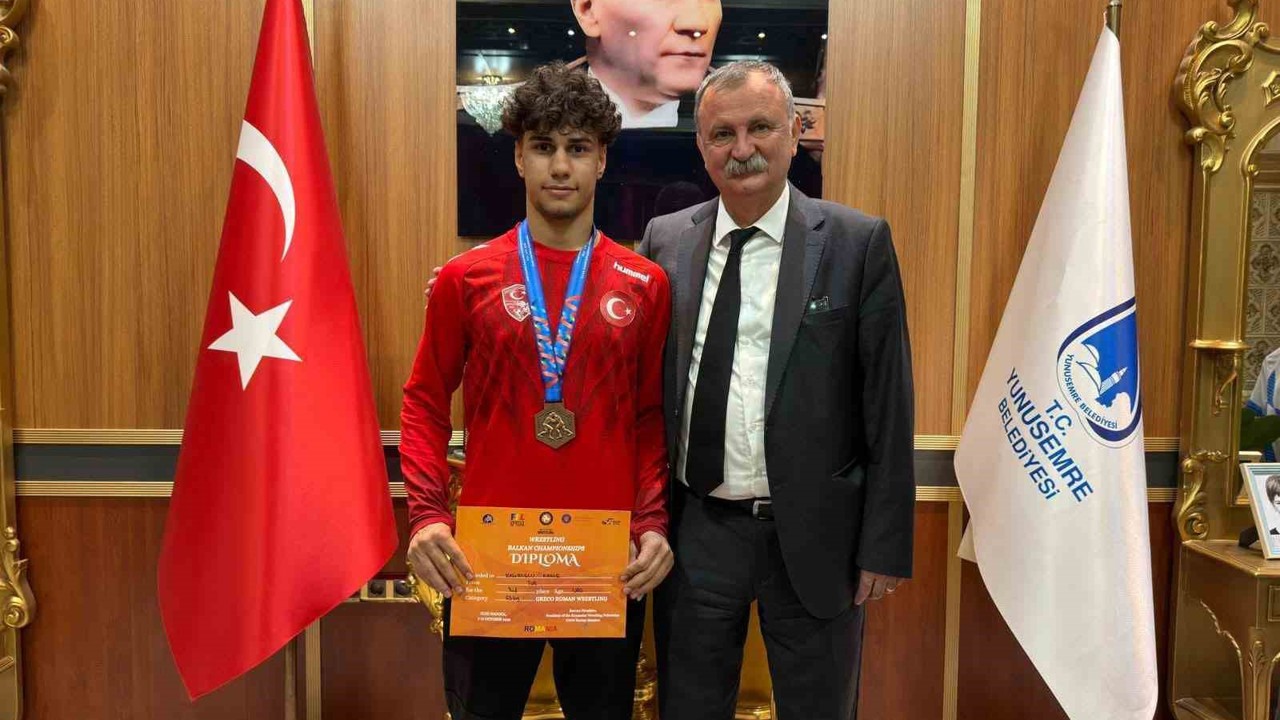 Başkan Balaban’dan başarılı güreşçiye övgü
