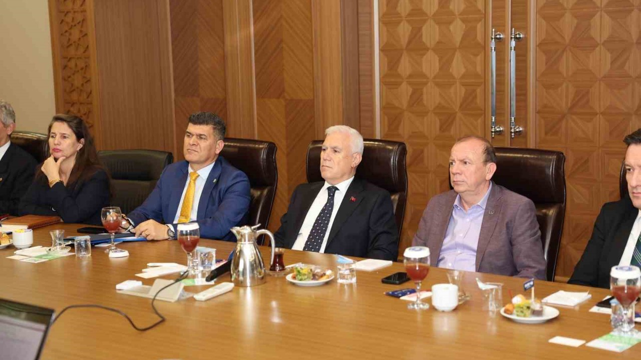 Bursa Büyükşehir Belediye Başkanı Bozbey: "Su tüketen sanayi tartışılmalı"

