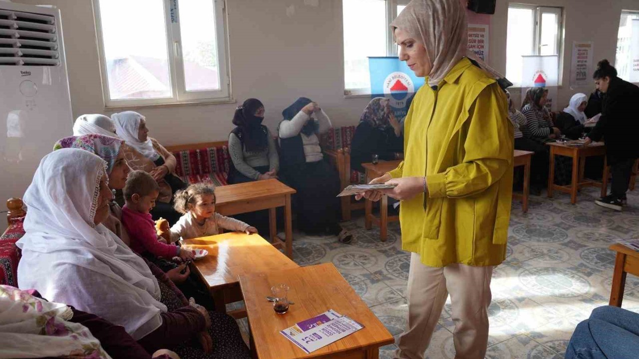 Diyarbakır’da kadına yönelik şiddete karşı farkındalık etkinliği
