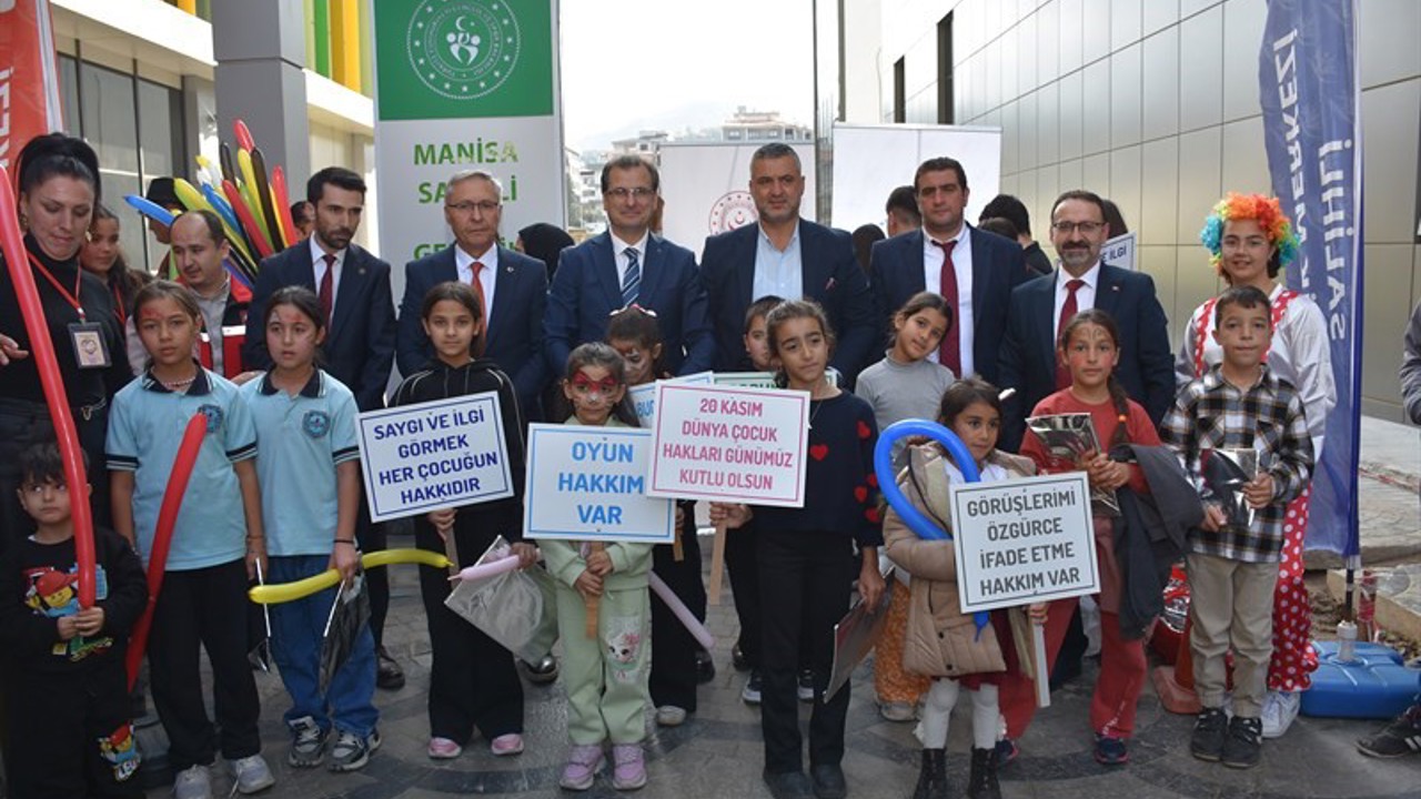 Salihli’de Dünya Çocuk Hakları Günü kutlandı
