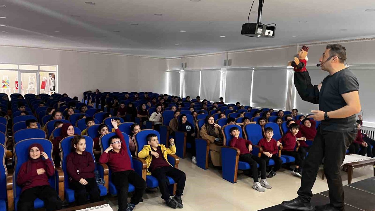 Taraklı’da ‘Çok Bilmiş İbiş’ gösterisi büyük ilgi gördü
