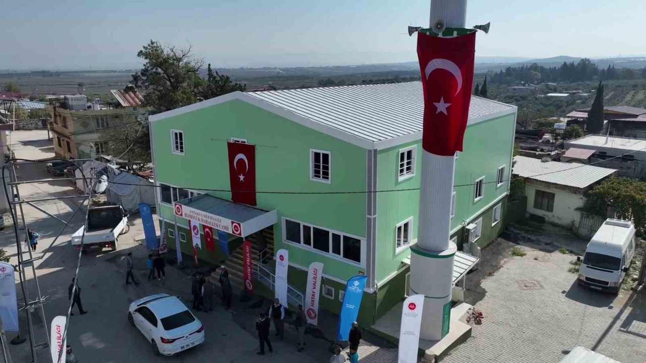Depremin yıktığı kentte inşası tamamlanan 108’inci cami ibadete açıldı
