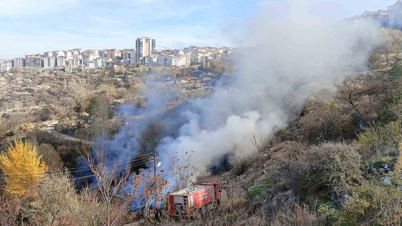 Ankara’da çöp yangını kontrol altına alındı
