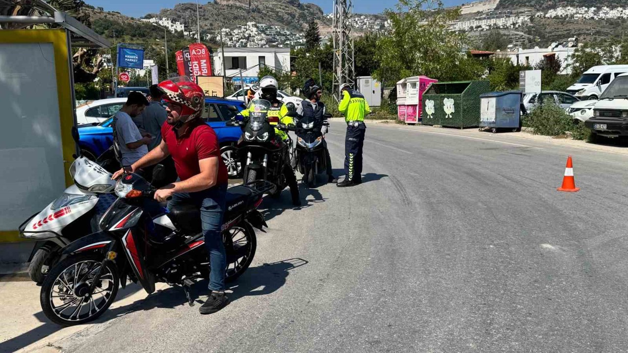 Bodrum’da abartı egzozlu motosiklete 28 bin 937 lira ceza
