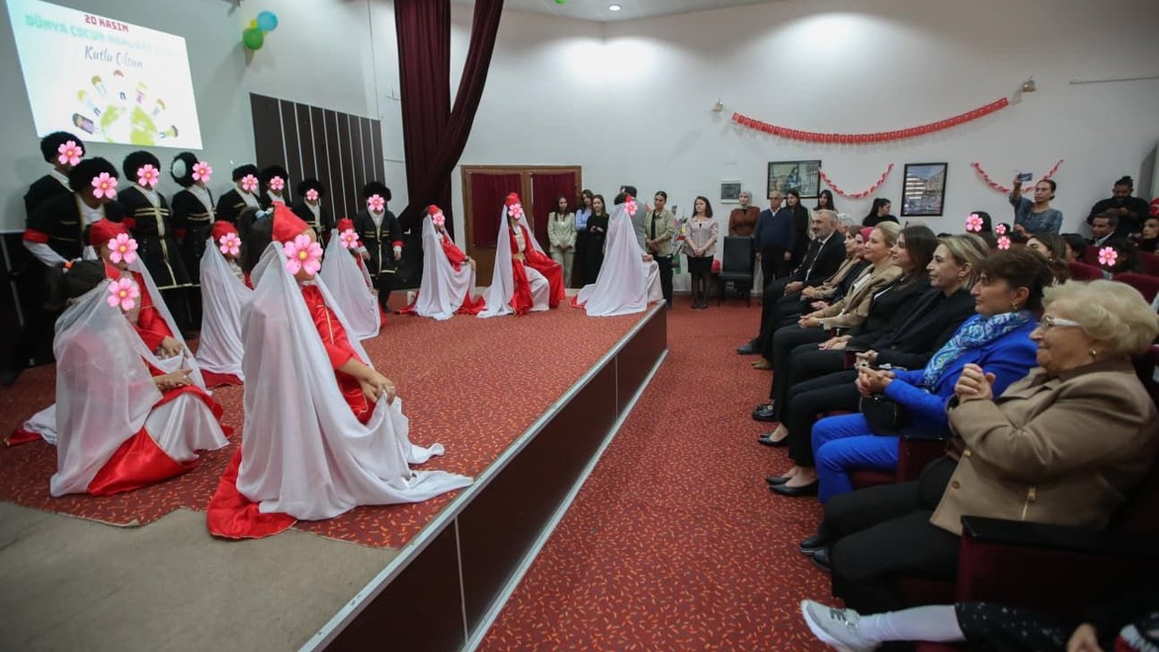 Hatay’da çocukların eğlendiği etkinlikte yüzler güldü
