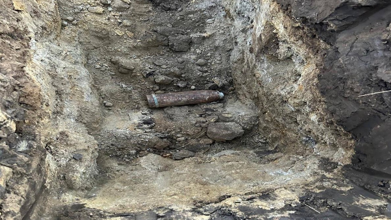 Tarlada bulunan top mermisi imha edildi
