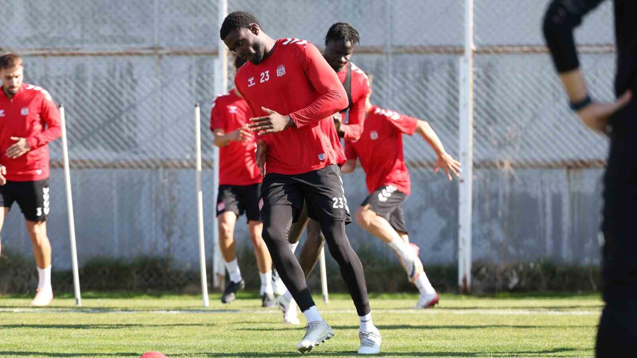 Sivasspor, duran top çalıştı
