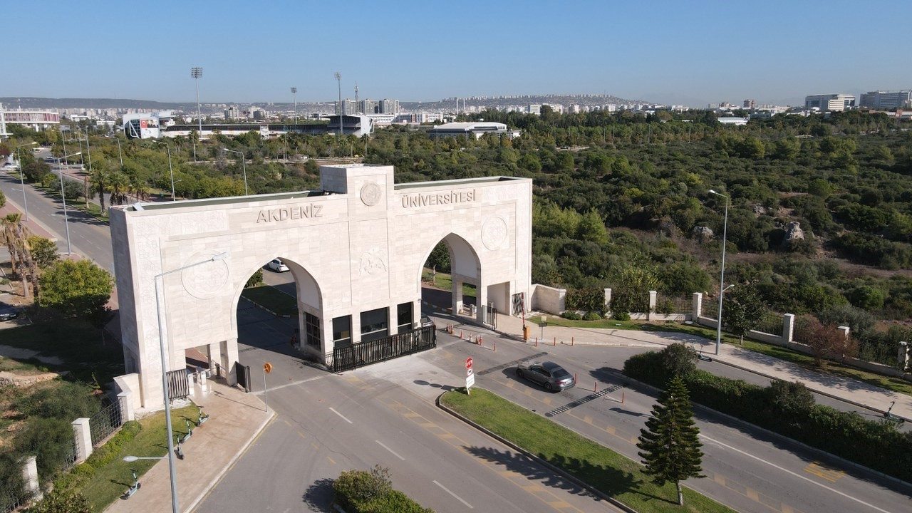 Akdeniz Üniversitesi "THE Disiplinler Arası Bilim Sıralaması"nda ilk 300’de
