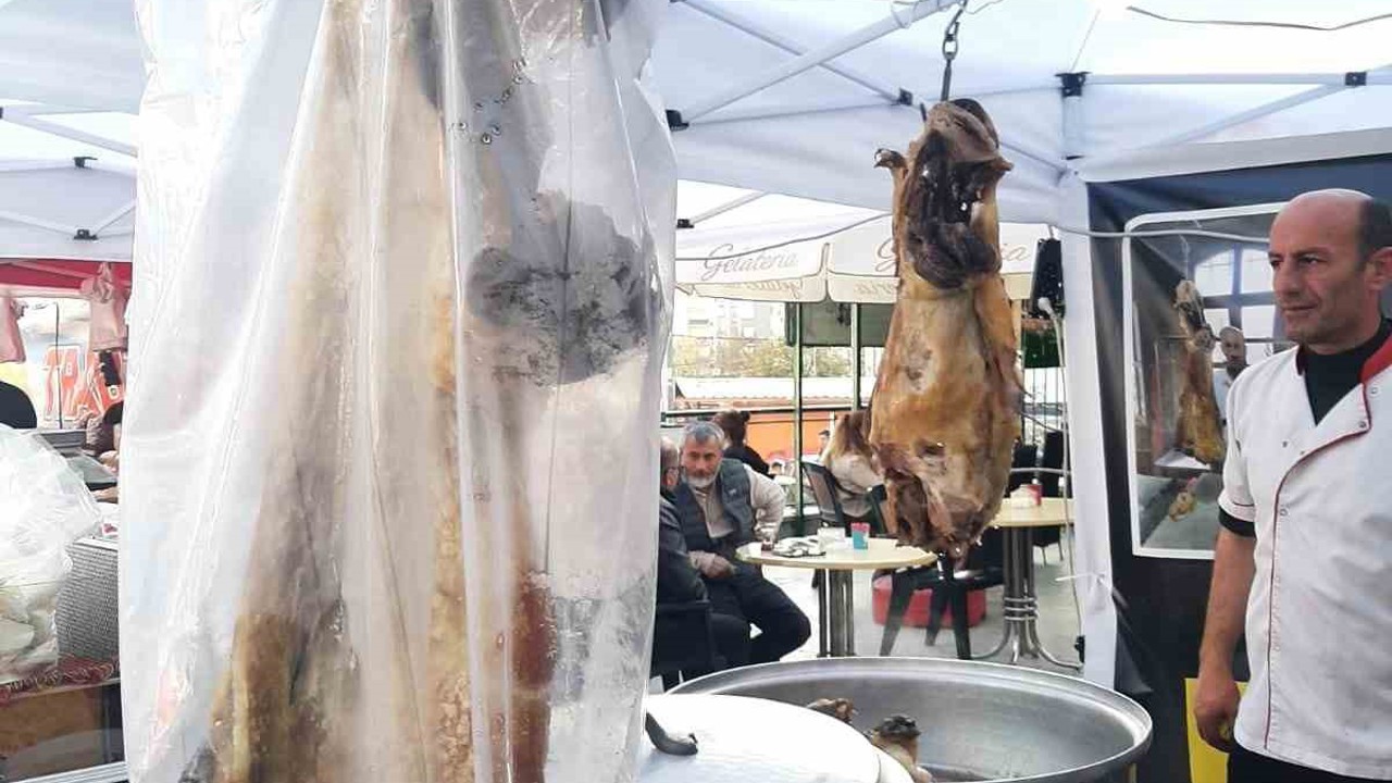 Bitlis’in yöresel ürünleri Ankaralılarla buluştu
