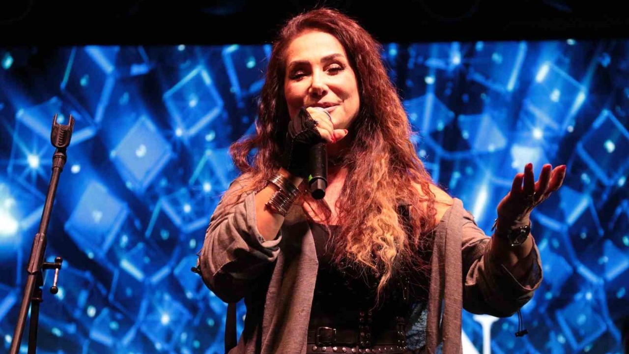 Cizre’de Rojin konser verdi
