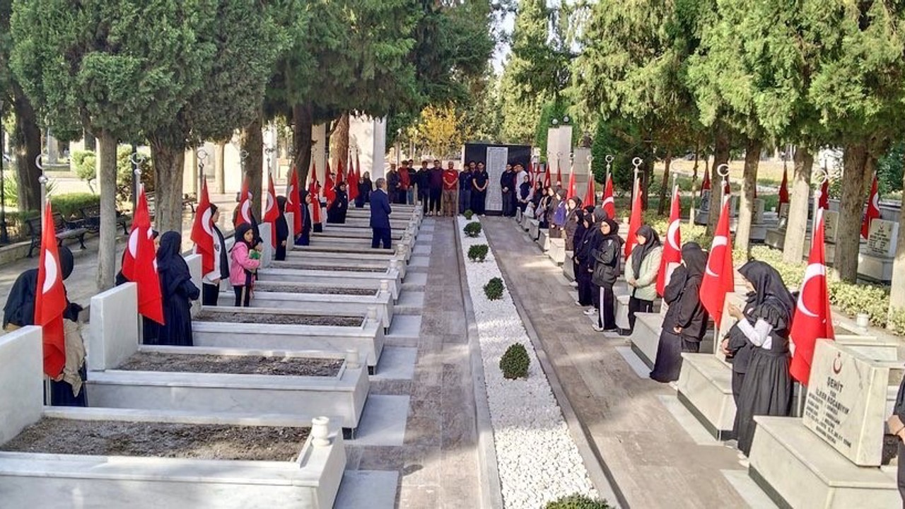 Denizli’de şehit öğretmenler dualarla anıldı
