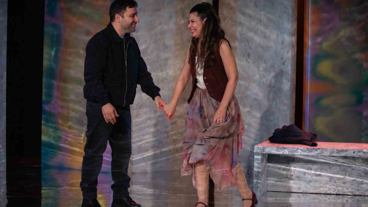 Şehir Tiyatroları, "Unutmak" oyunuyla göz doldurdu
