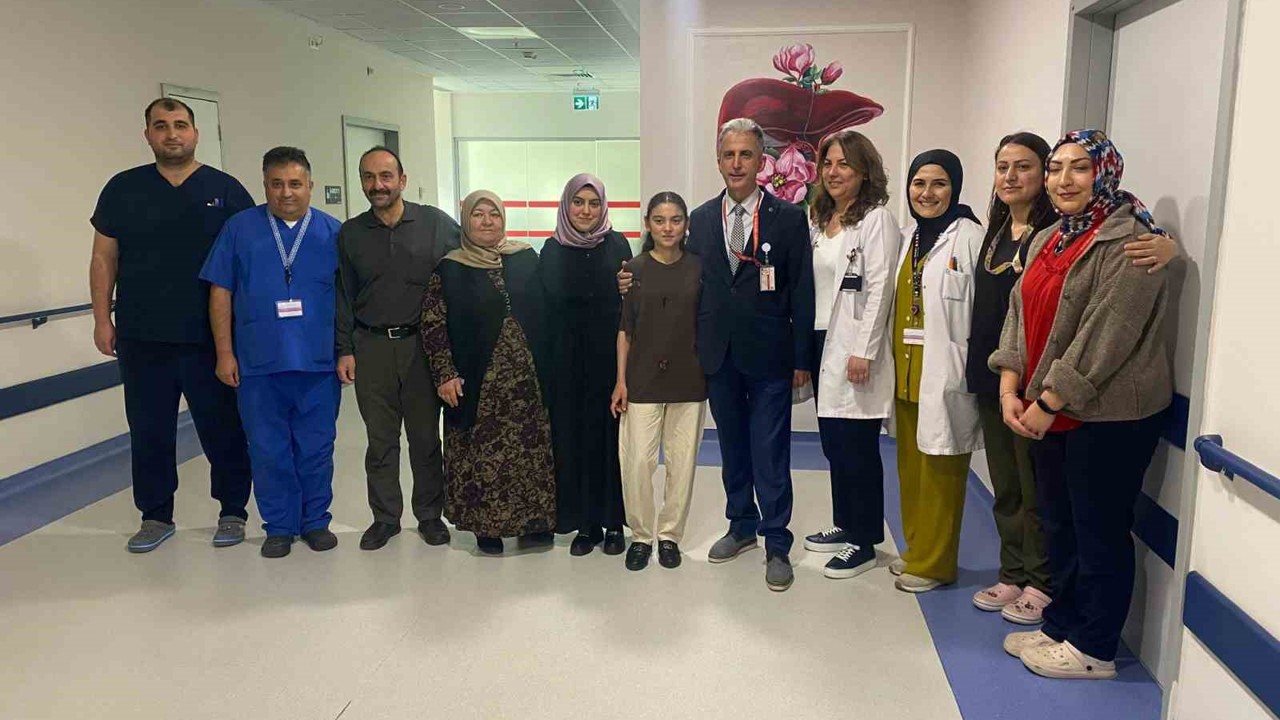 Ablasının bağışı ona can oldu: Genç doktor adayı şimdi başkalarına umut olacak
