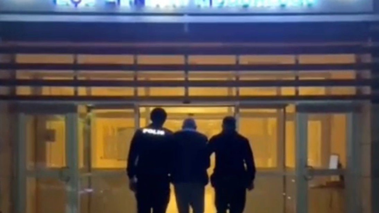 İzmir’de 34 yılla aranan firari hırsız yakalandı
