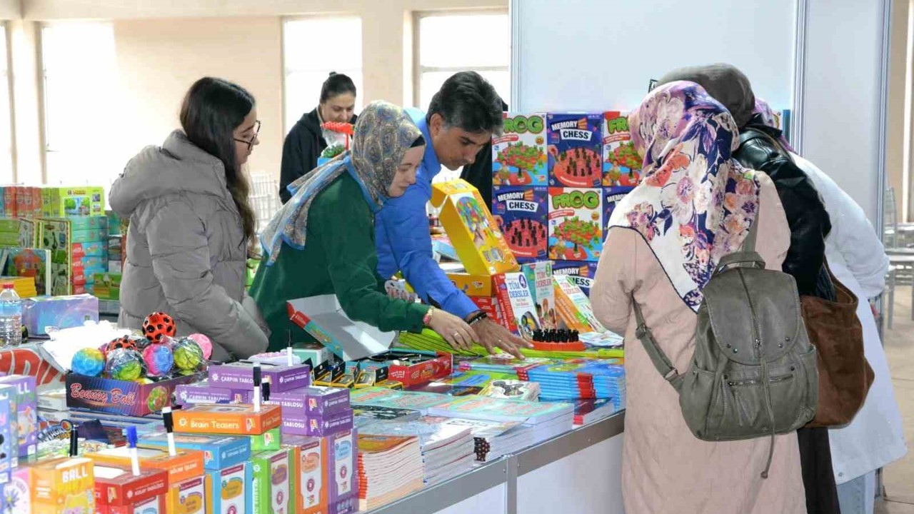 Kitap severler bu fuarda buluştu

