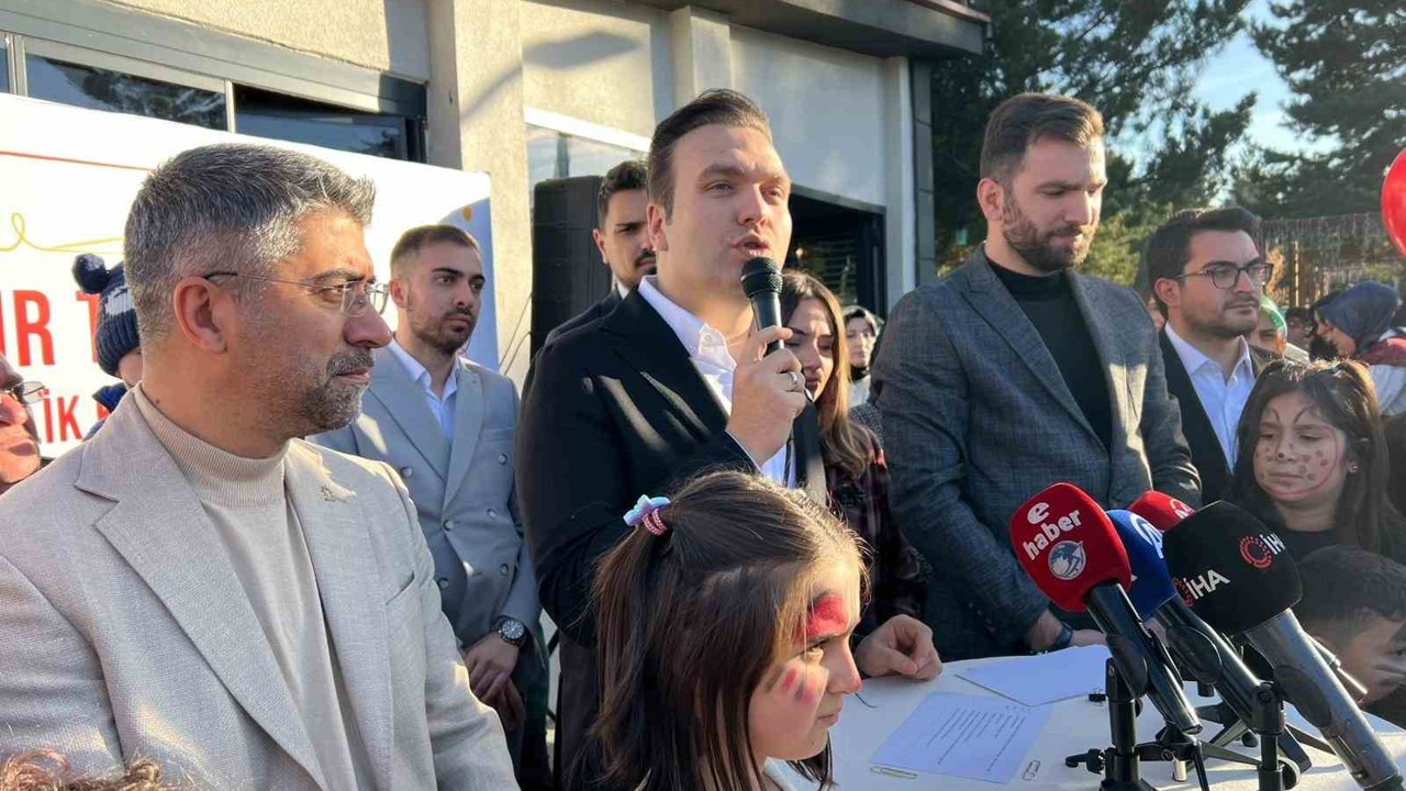 AK Parti Gençlik Kolları Genel Başkanı Yusuf İbiş: "Çocuklar için daha adil bir dünyayı hep birlikte inşa edeceğiz"
