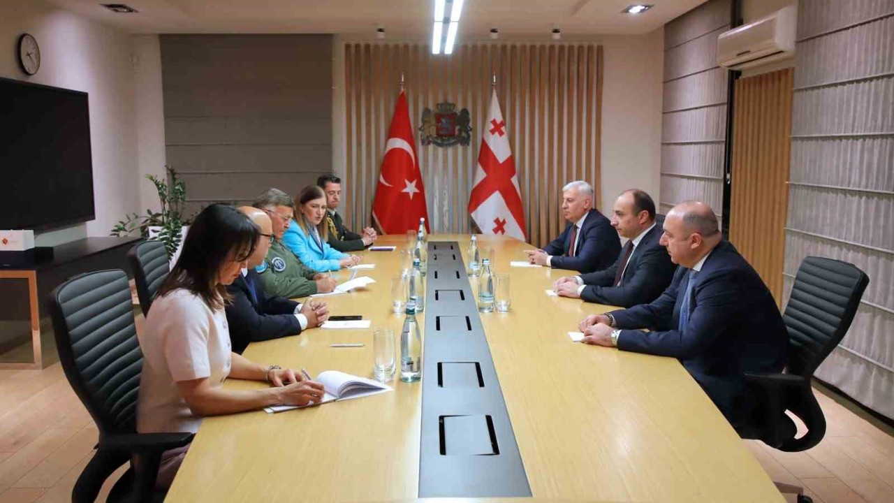 Korgeneral Kadıoğlu, Gürcistan İçişleri Bakanı Geladze ile görüştü
