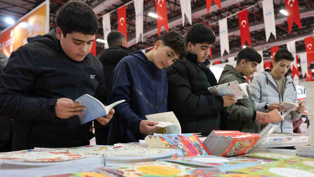 Elazığ’da "6. Kitap Fuarı" kapılarını açtı
