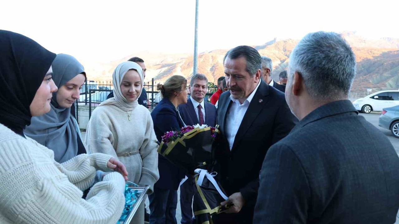 Memur-Sen Genel Başkanı Ali Yalçın, Tunceli İl Divan Toplantısı’nda teşkilatla buluştu
