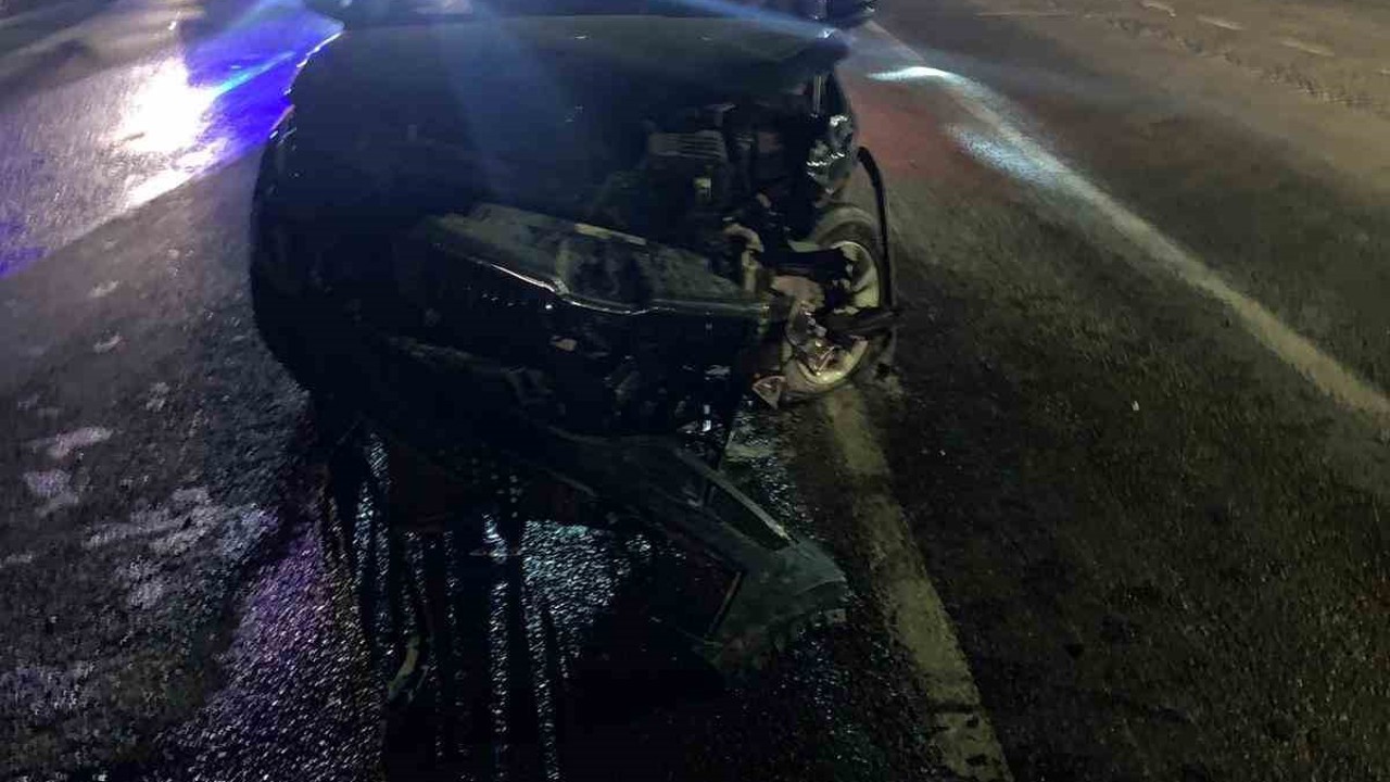 Adıyaman’da iki otomobil çarpıştı: 2 yaralı
