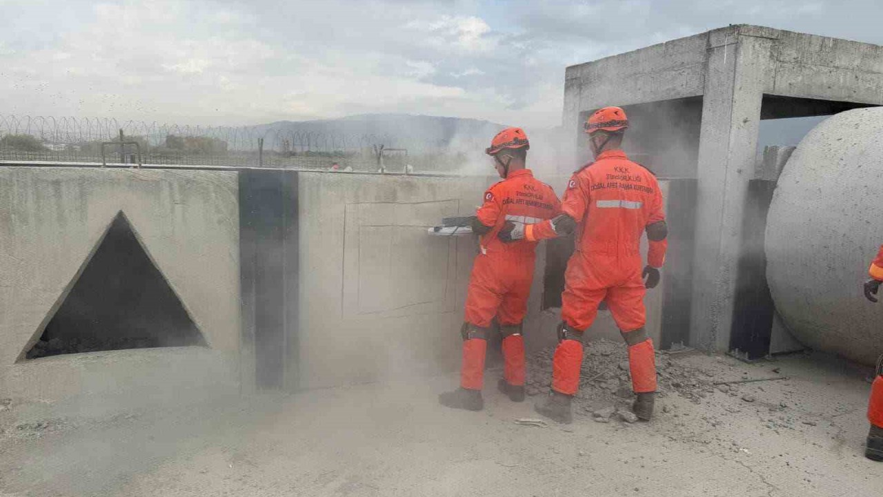 3’üncü Ordu Komutanlığı personeline arama ve kurtarma eğitimi verildi
