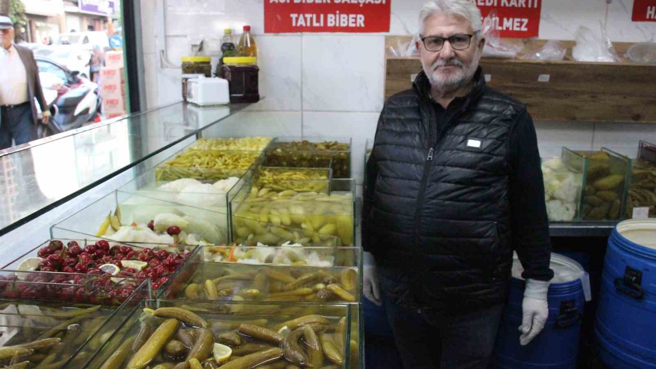 Yarım asırlık turşucudan iddialı çıkış: "Turşu suyu içen grip olursa masrafları benden"
