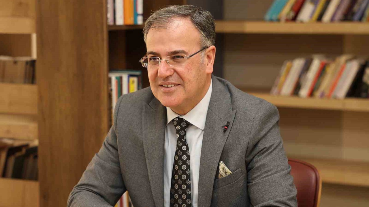 Başkan Özdoğan: "Öğretmenlerimizin her konuda yanlarında olmayı sürdüreceğiz"
