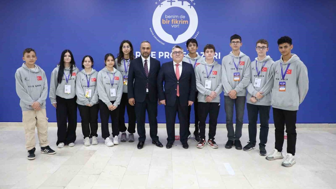 Rektör Özölçer, 8. Uluslararası Ar-Ge Proje Pazarı’nın kapanış törenine katıldı
