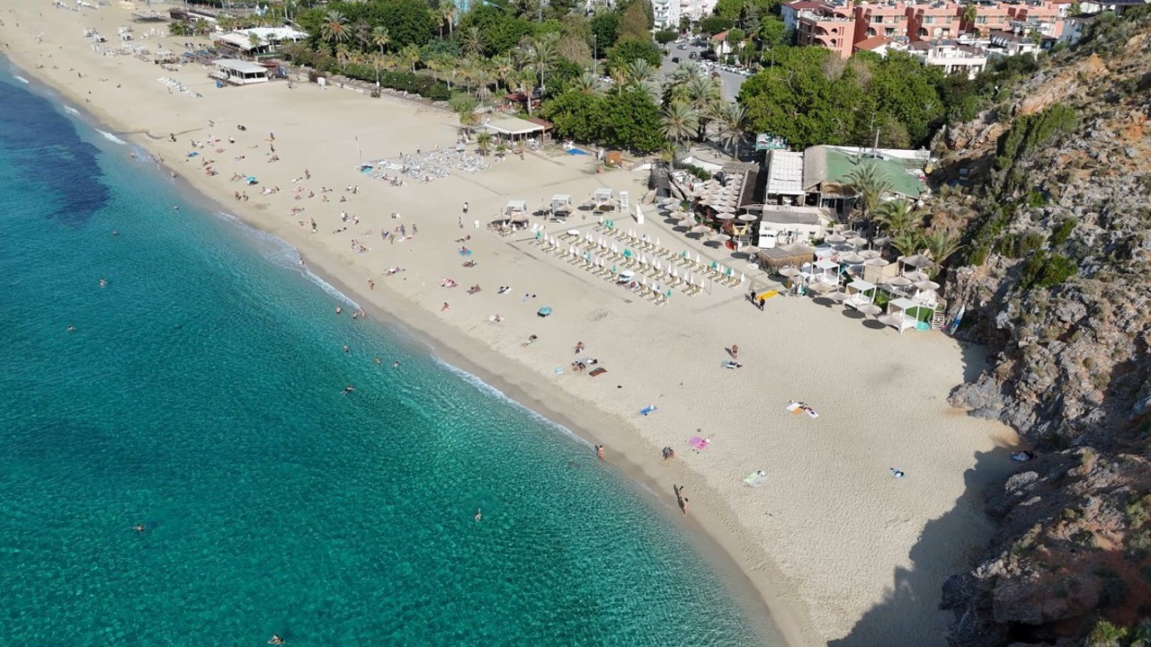 Rize’nin yaylalarında kar Alanya’da güneş
