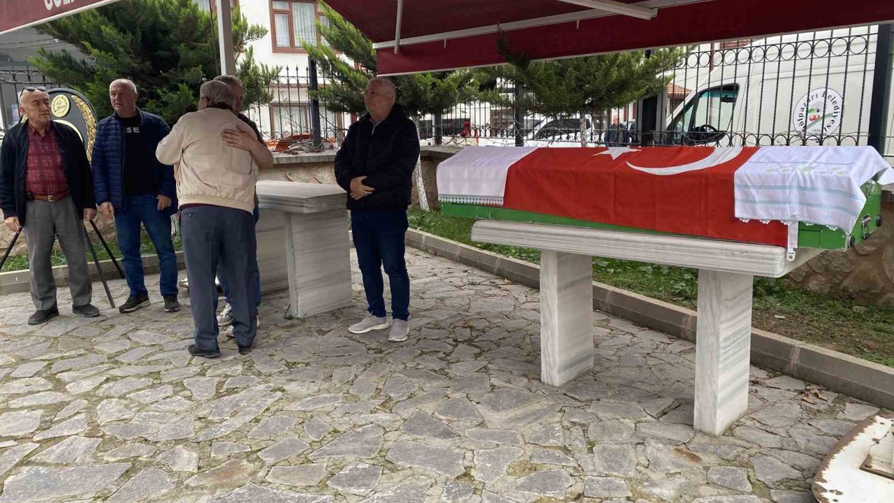 Sınıf arkadaşının yumruğuyla ölen 16 yaşındaki İsmail Mert Küçükbaşar Bilecik’te toprağa verildi
