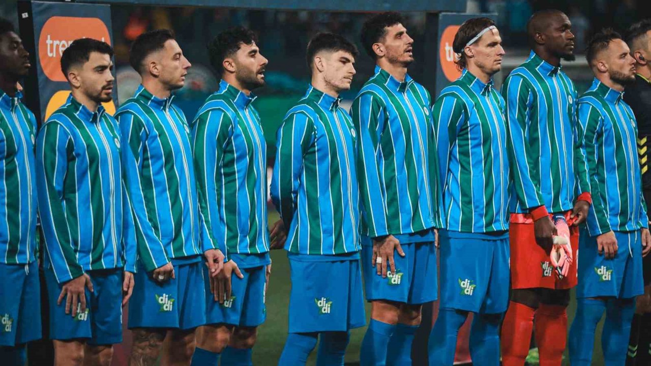 Trendyol Süper Lig: Çaykur Rizespor: 2 - Fenerbahçe: 0 (Maç devam ediyor)
