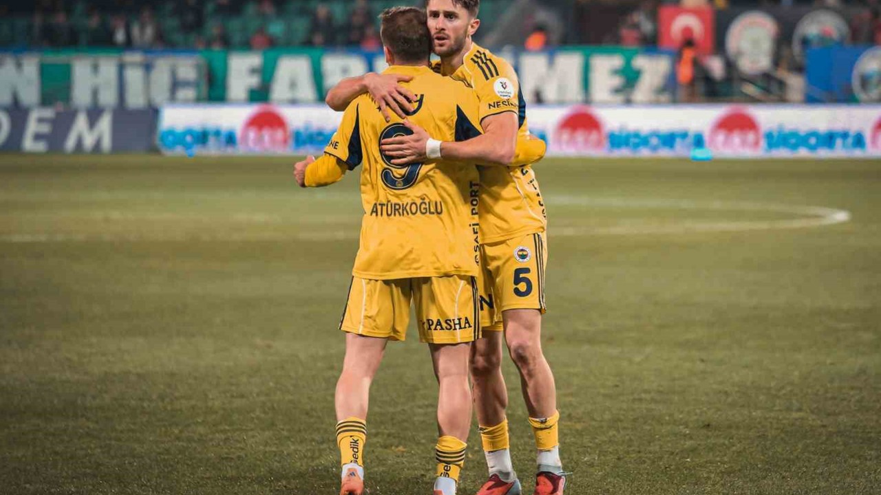 Trendyol Süper Lig: Çaykur Rizespor: 2 - Fenerbahçe: 5 (Maç sonucu)
