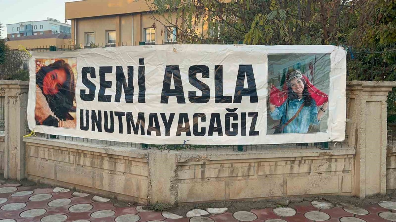 Şehit öğretmen Aybüke Yalçın, vurulduğu yerde anıldı
