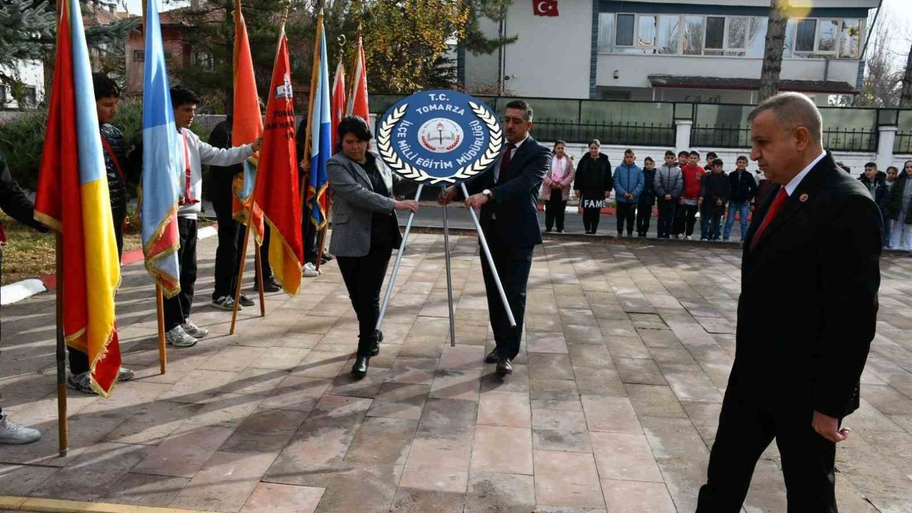 Tomarza’da Öğretmenler Günü kutlandı
