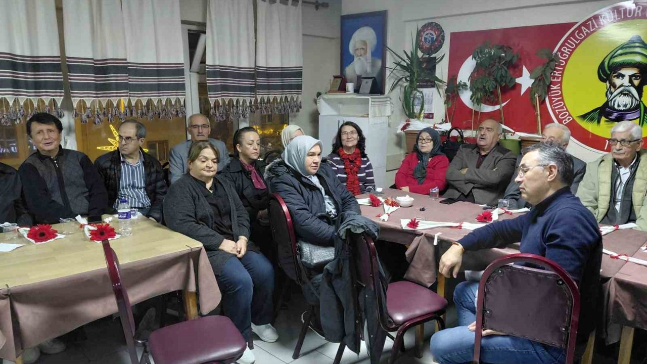 Bozüyük Ertuğrulgazi Derneğinde Öğretmen Günü programı düzenlendi
