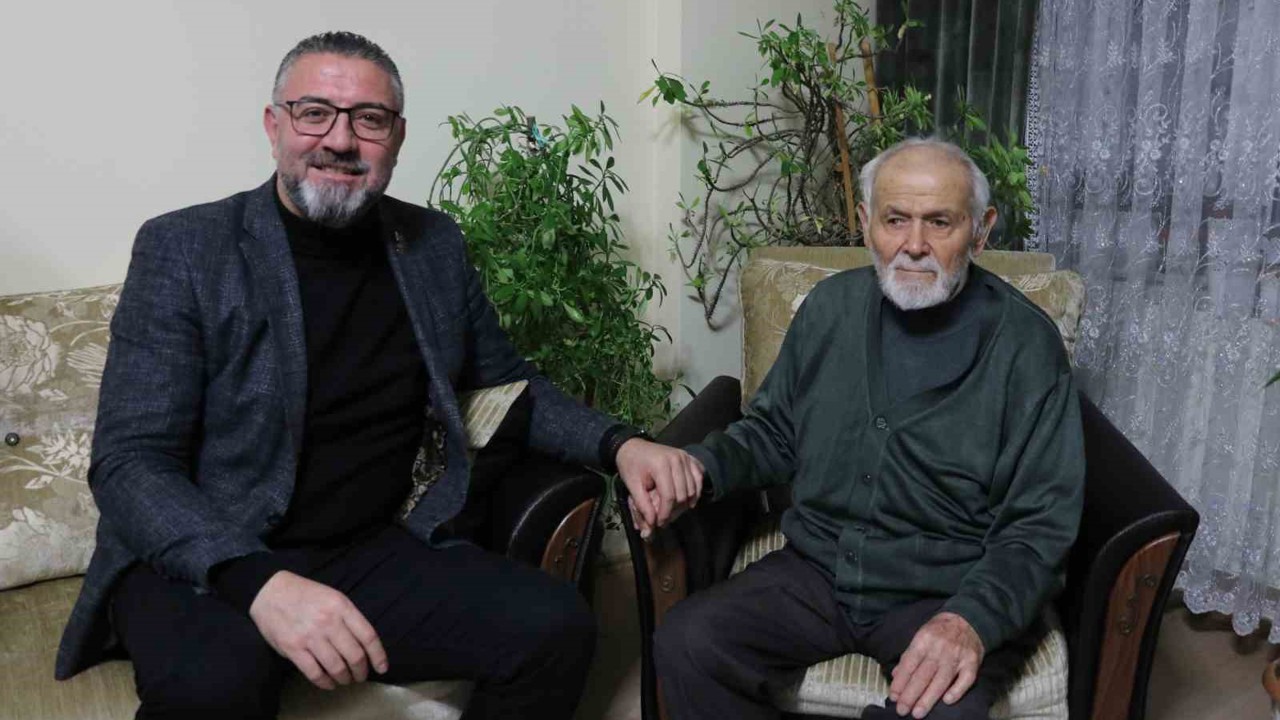 95 yaşındaki şehit babası öğretmen, özel günde unutulmadı
