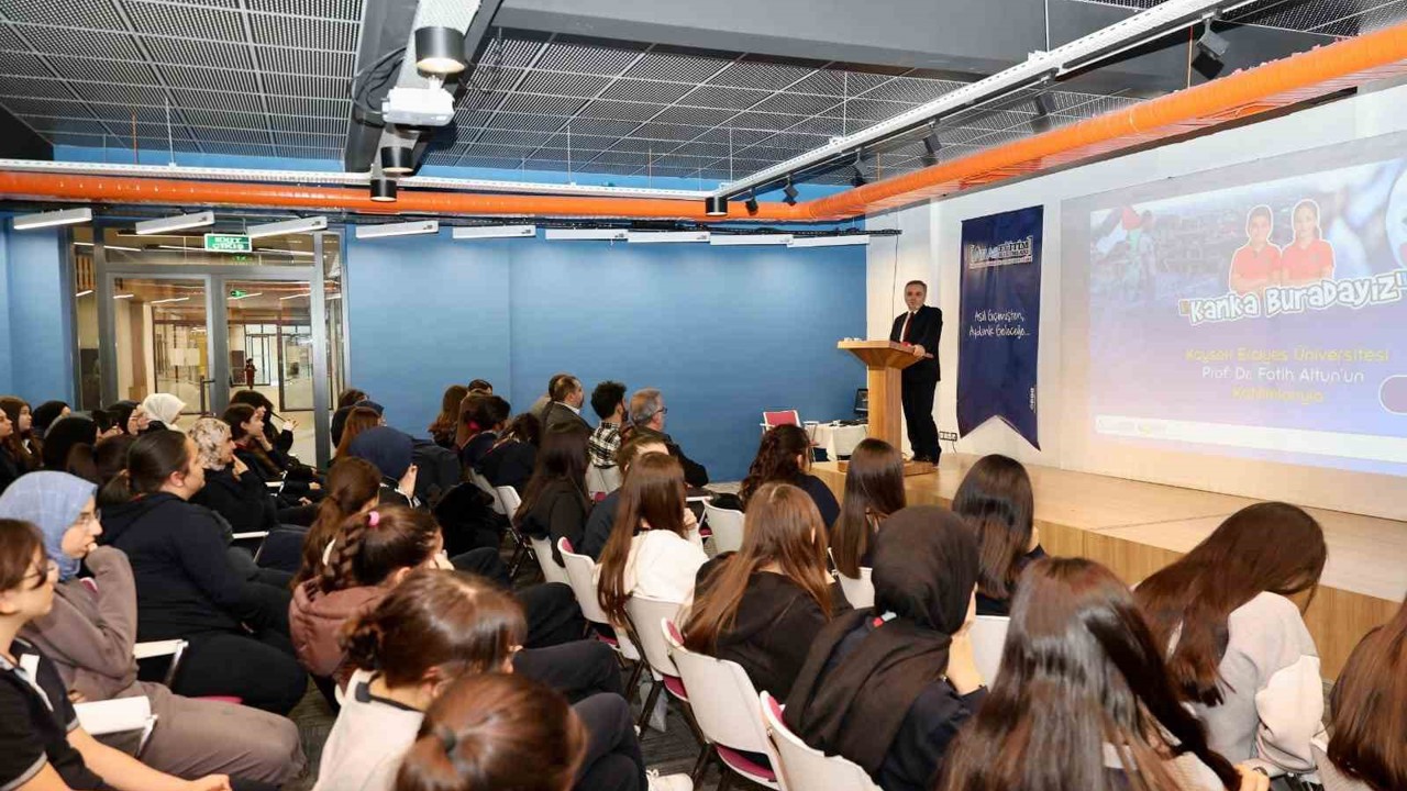 Rektör Prof. Dr. Altun, öğrenciler ile bir araya geldi
