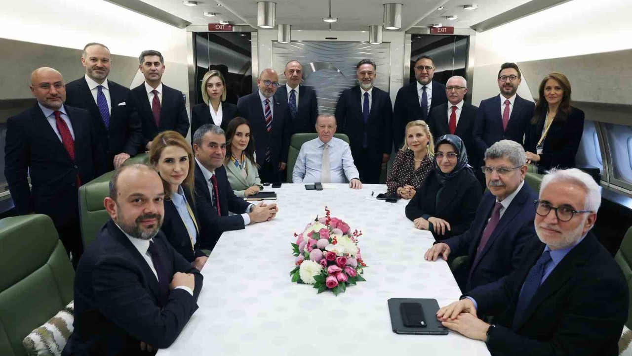 Cumhurbaşkanı Erdoğan: "(Terörsüz Türkiye) Komisyonun son kararını sürecin önünü açan, sürece katkı sunacak, terörün tasfiyesini hızlandıracak bir karar olarak değerlendiriyoruz"
