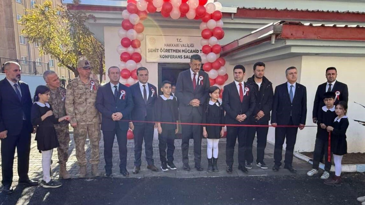 Hakkari’de 300 kişilik modern konferans salonu hizmete açıldı
