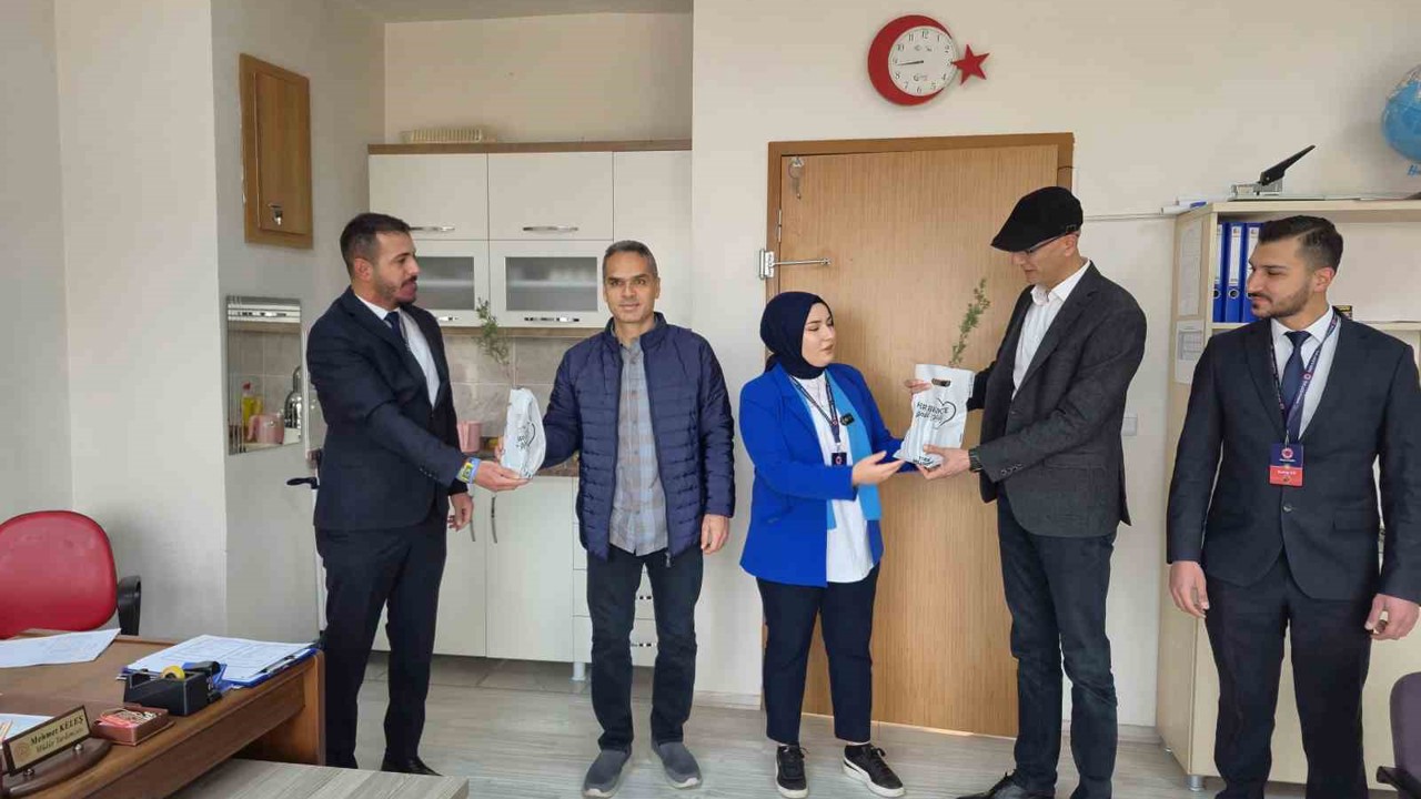 Başkan Yazıcıoğlu: "Her öğretmen, yarınlarımızı büyüten bir fidan yetiştiricisidir"
